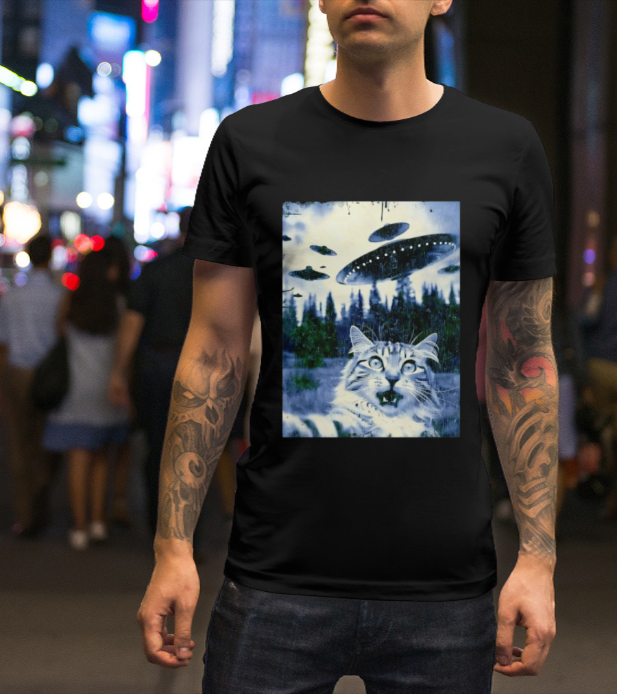 UFO Cat Extraterrestrial Surprise Scene T-Shirt