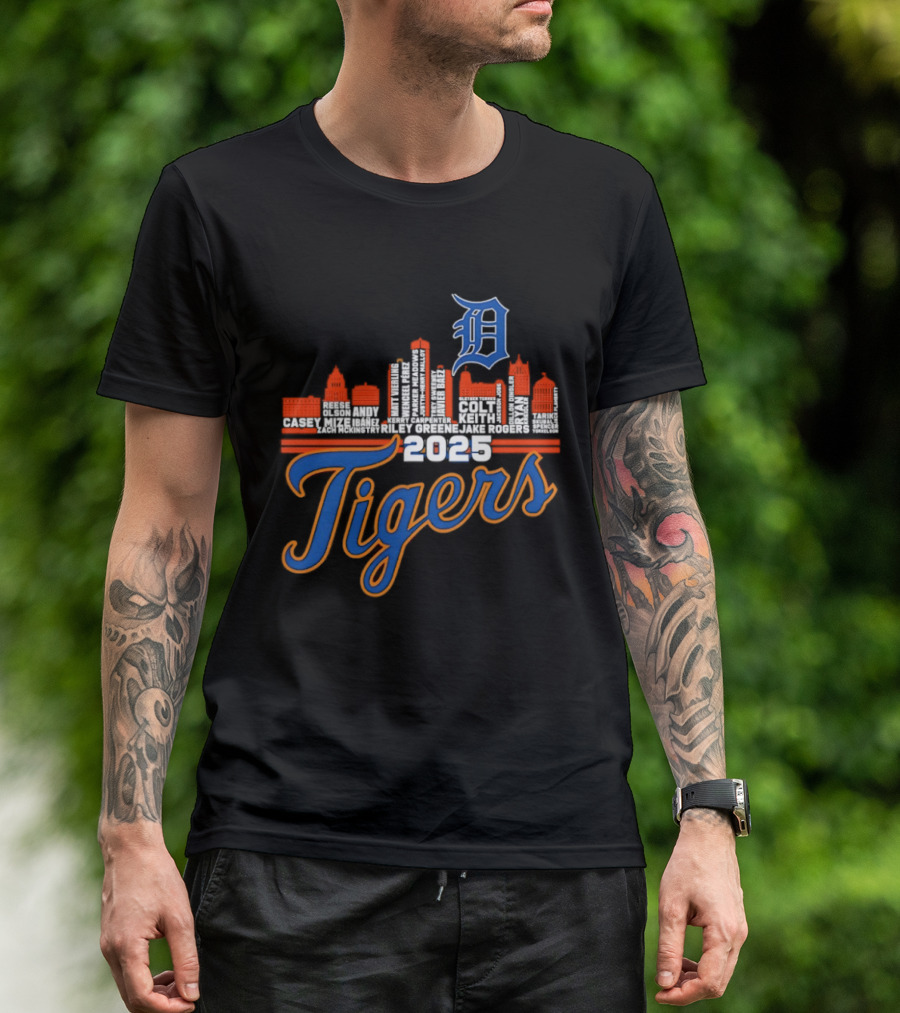 Detroit Tigers 2025 City Skyline Baseball Players T-Shirt