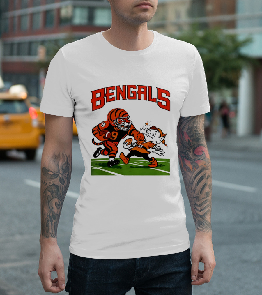 Bengals Tiger Player Tackling Browns Elf Cleveland Rivalry T-Shirt