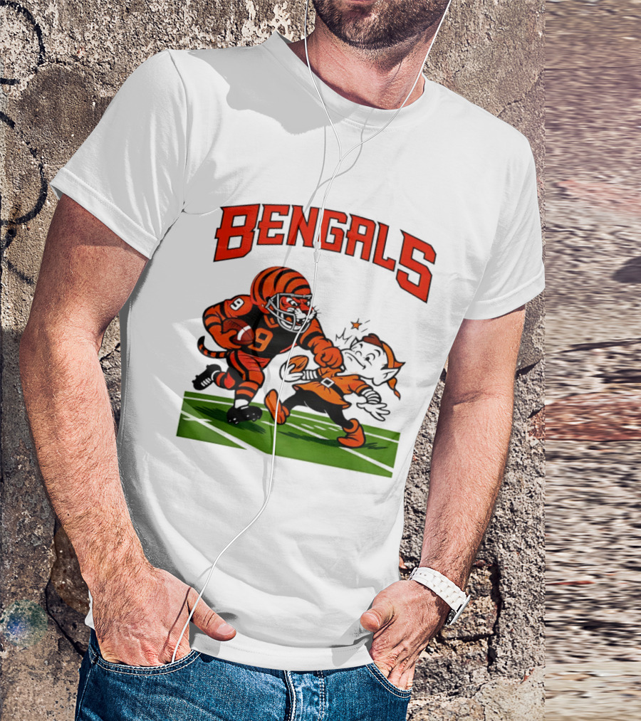 Bengals Tiger Player Tackling Browns Elf Cleveland Rivalry T-Shirt