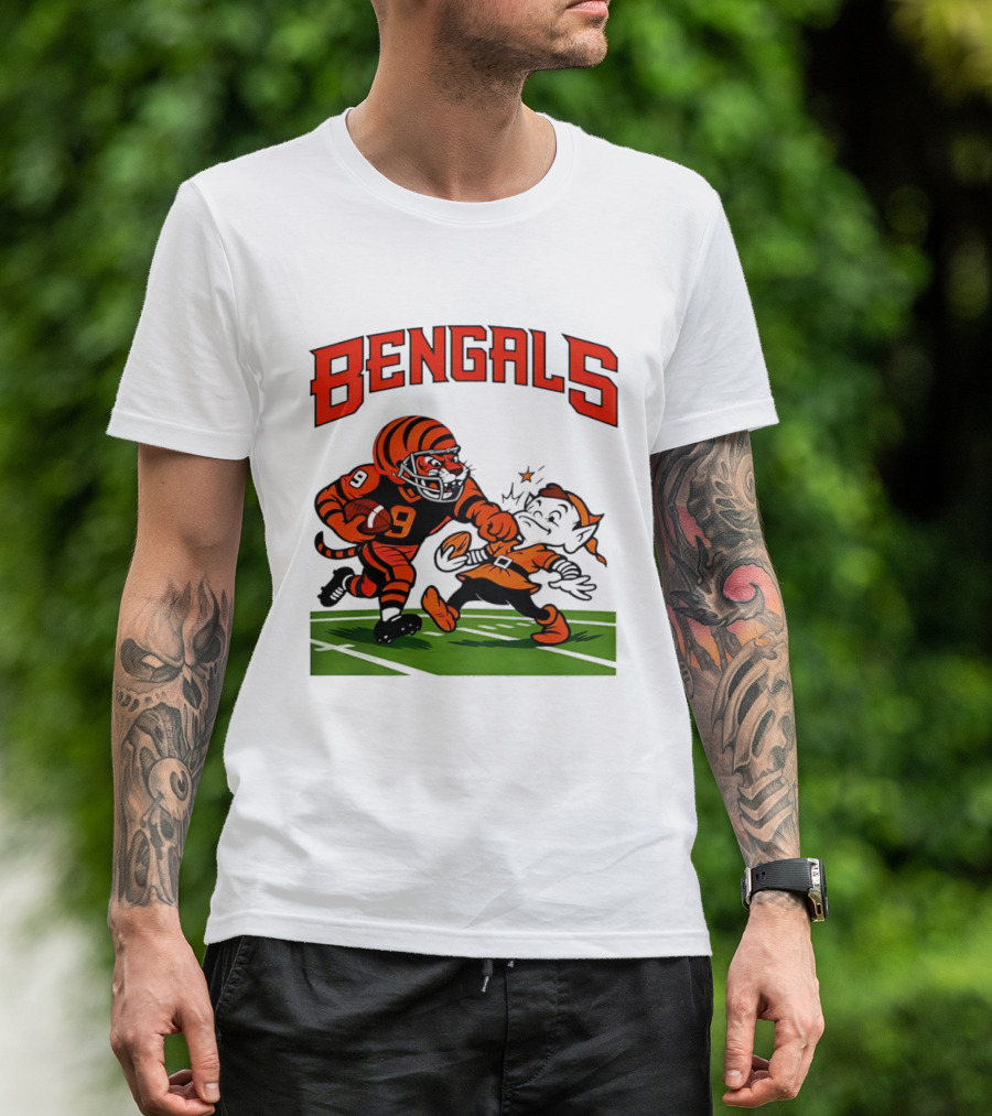 Bengals Tiger Player Tackling Browns Elf Cleveland Rivalry T-Shirt
