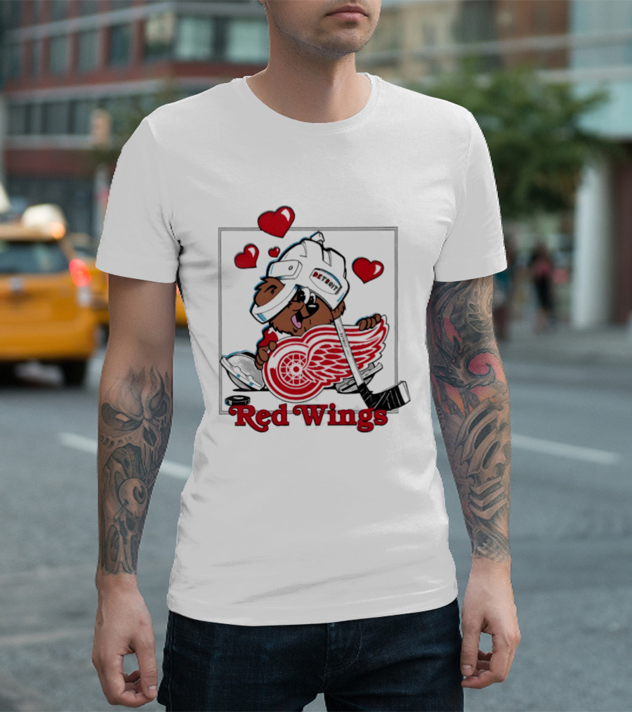 Detroit Red Wings Bear Hugging Hockey Heart With Hearts T-Shirt