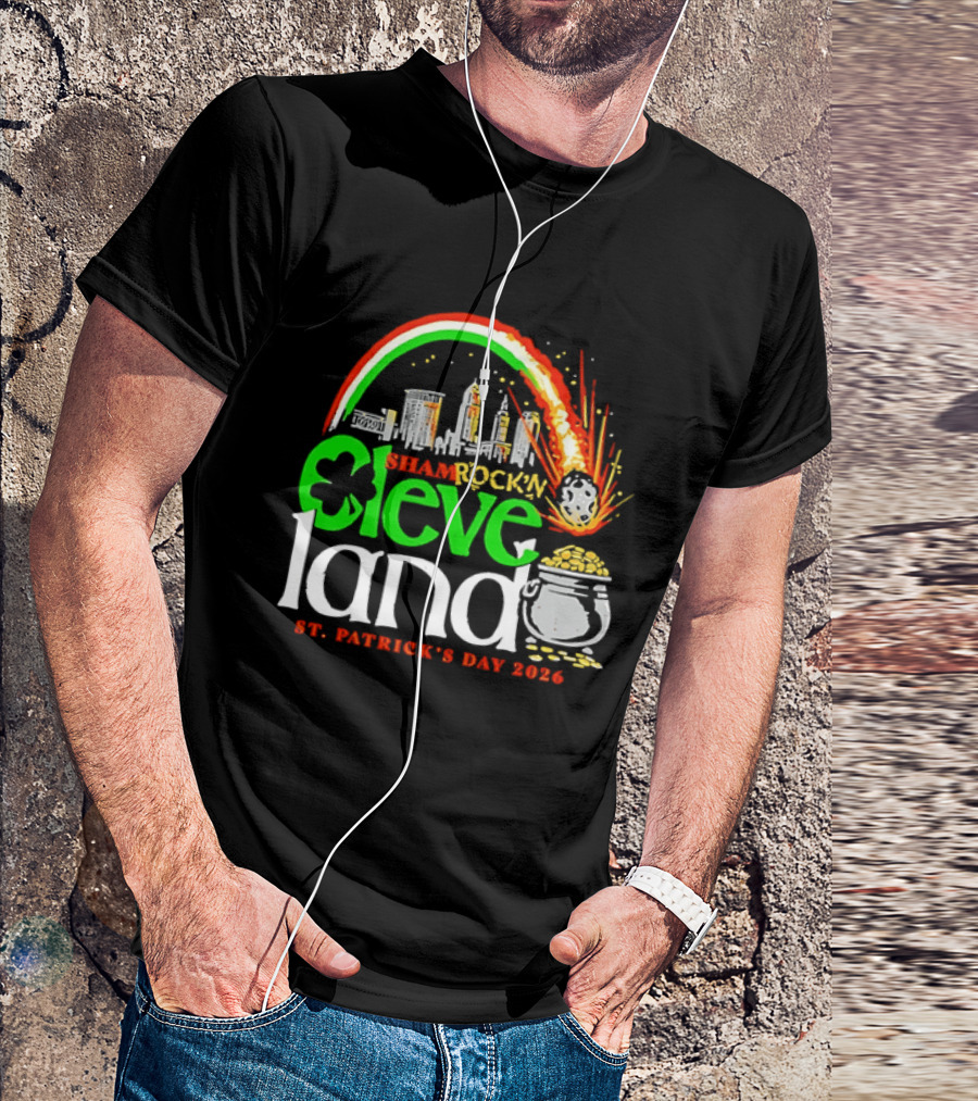St Patrick's Day 2026 Shamrock'n Cleveland Land Skyline And Pot Of Gold T-Shirt