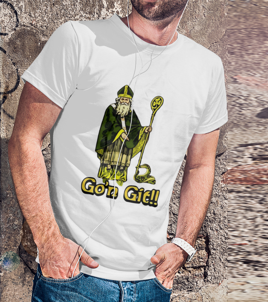 St Patrick With Shamrock Staff And Snake Go'n Git T-Shirt