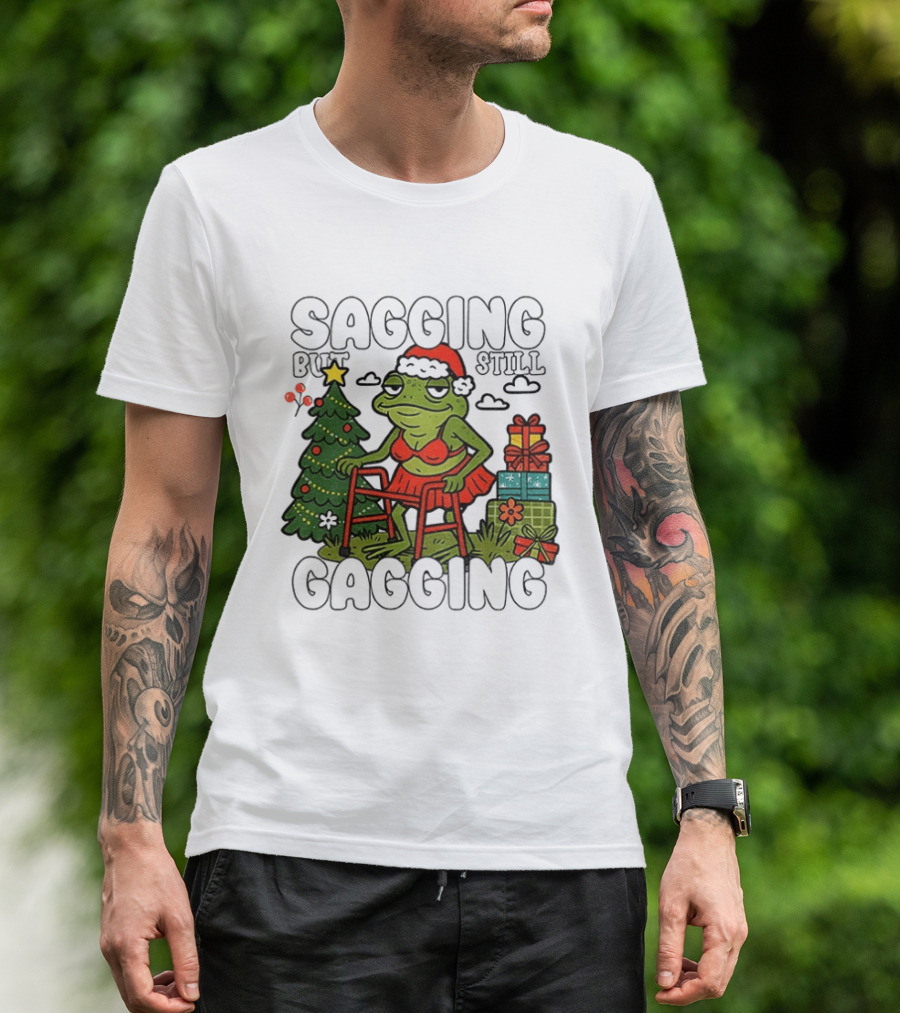 Sagging But Still Gagging Frog Santa Hat Christmas Tree Presents T-Shirt