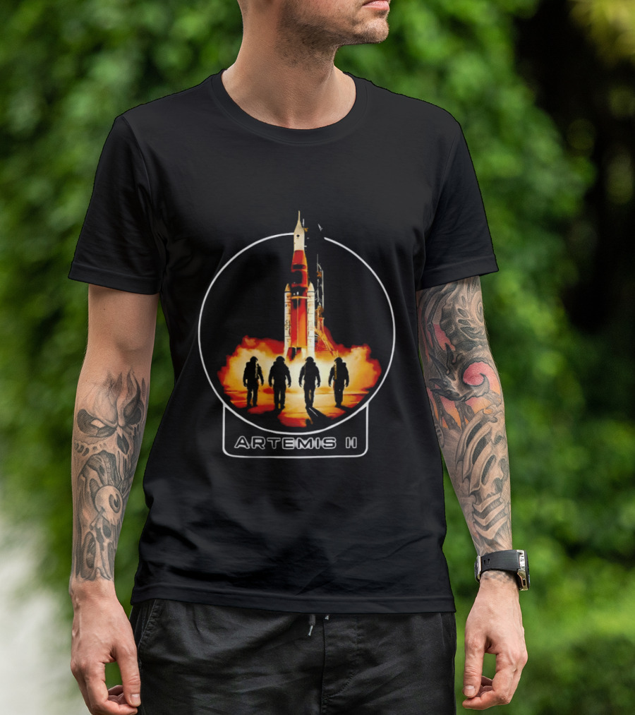 Artemis II Rocket Launch Astronauts And Liftoff T-Shirt
