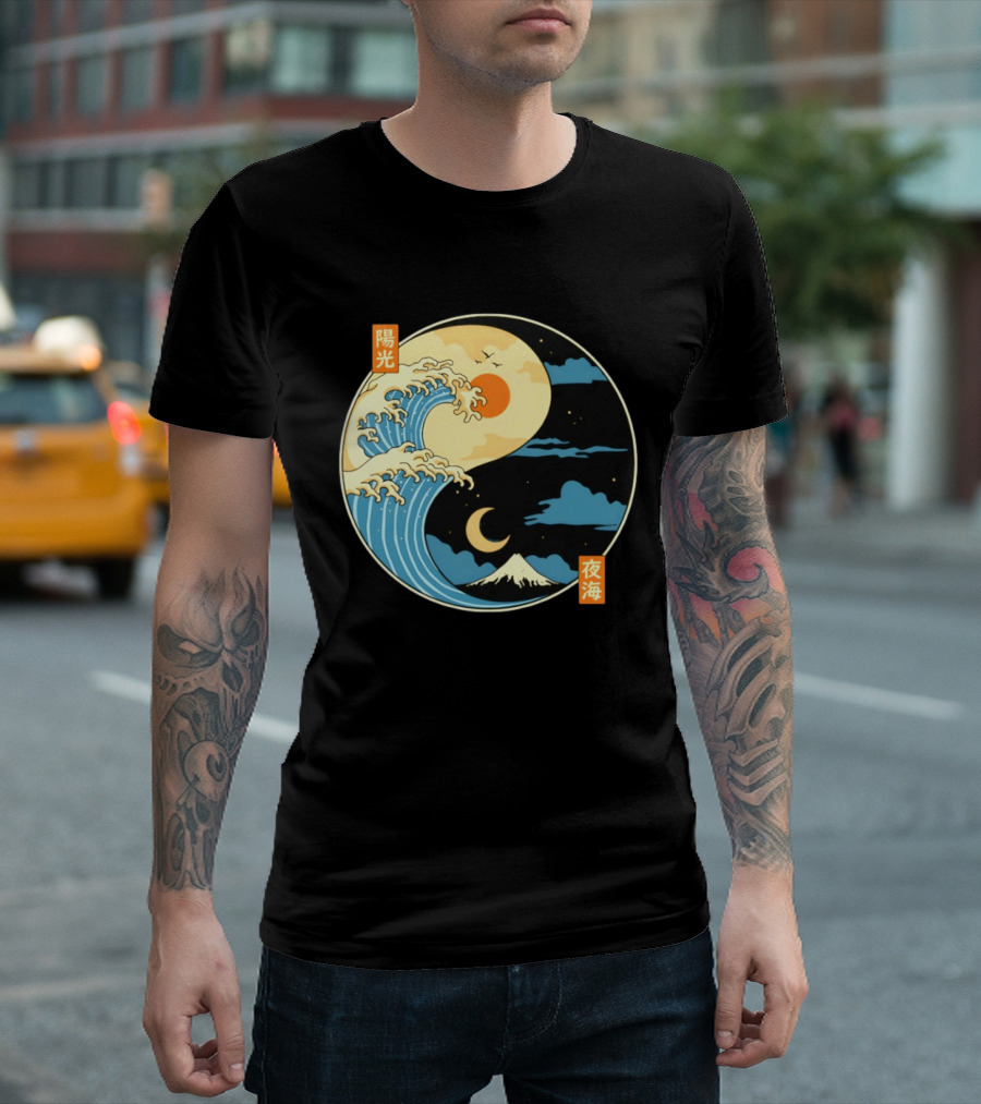 The Great Wave Off Kanagawa And Mount Fuji Yin Yang Sun And Moon Balance T-Shirt