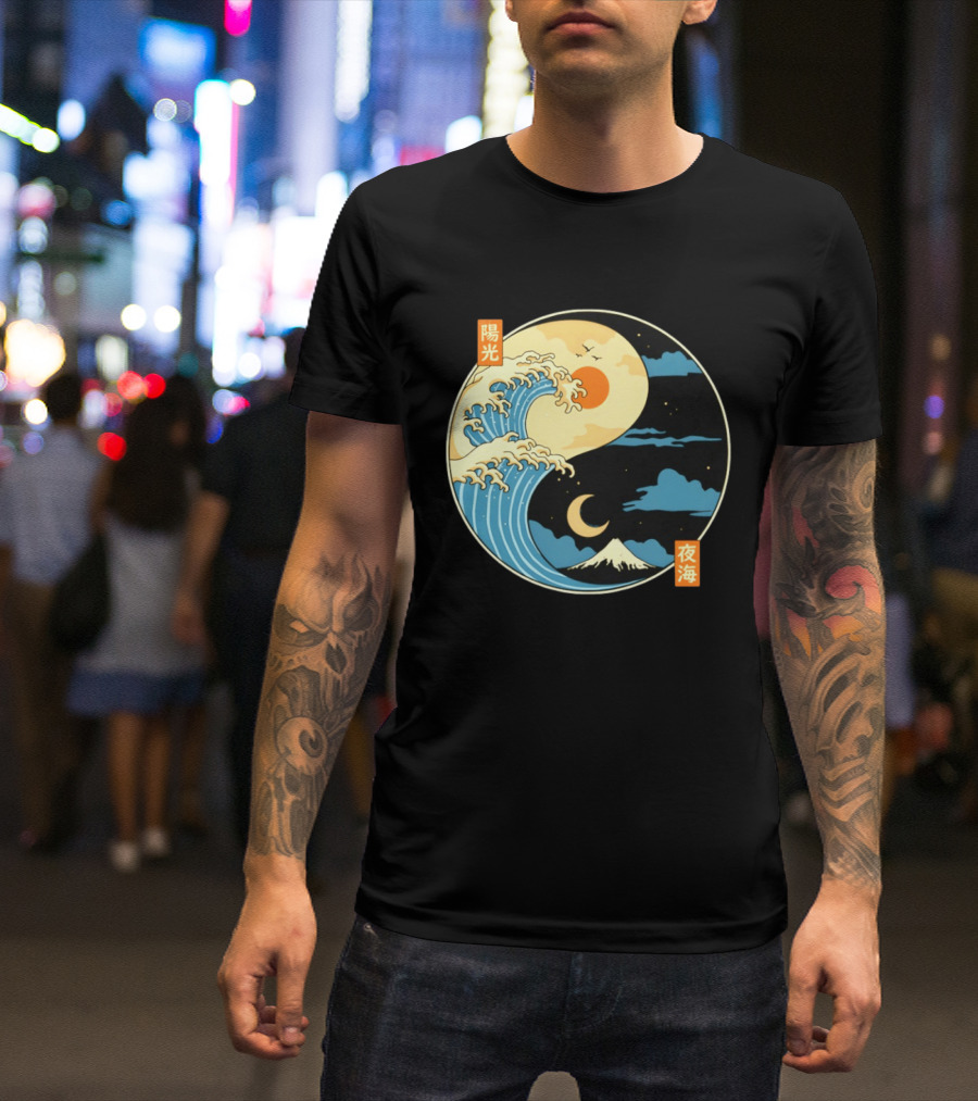 The Great Wave Off Kanagawa And Mount Fuji Yin Yang Sun And Moon Balance T-Shirt
