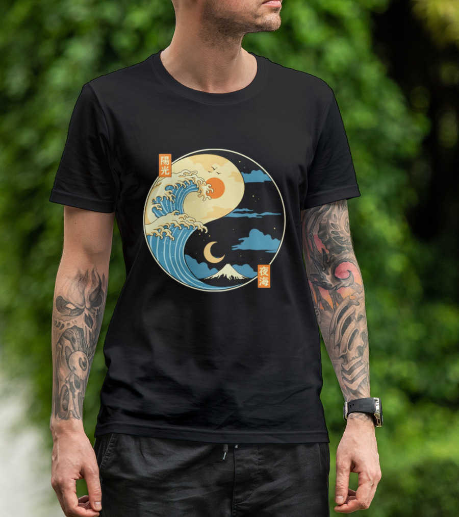 The Great Wave Off Kanagawa And Mount Fuji Yin Yang Sun And Moon Balance T-Shirt