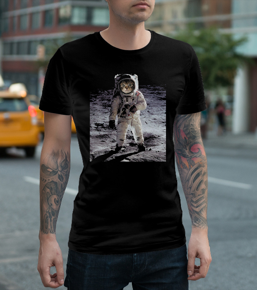 First Space Cat on the Moon Astronaut Suit Moonwalking T-Shirt