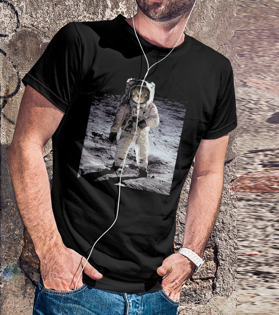 First Space Cat On The Moon Astronaut Suit Moonwalking T-Shirt