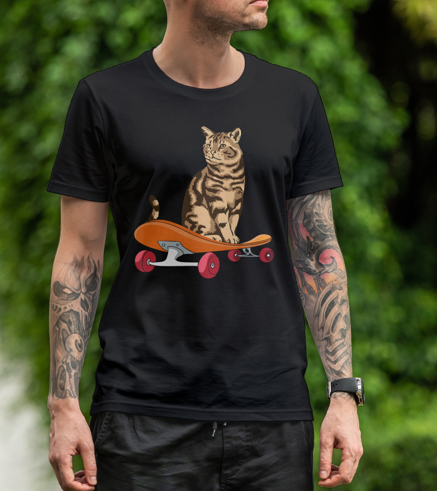 Funny Cat Skateboarding Animal Lover T-Shirt