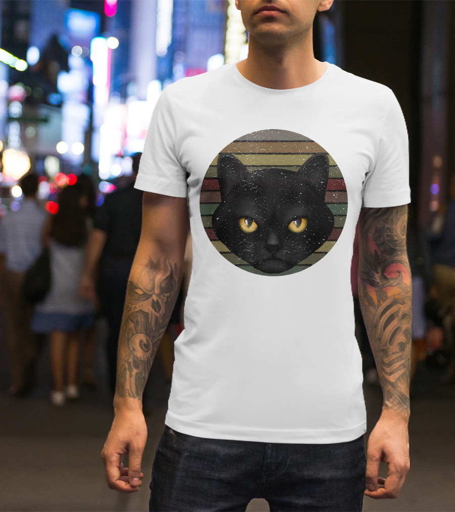 Realistic Cat Black Face On Retro Striped Circle T-Shirt
