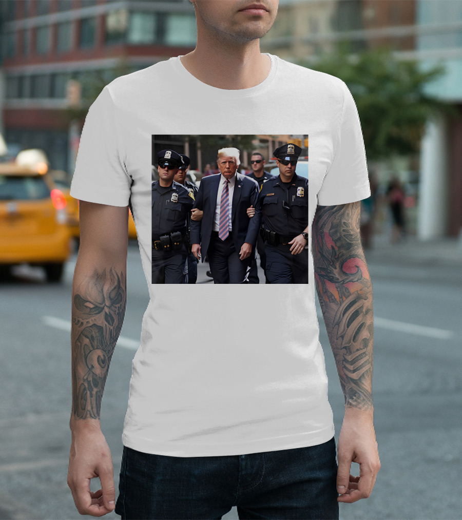 Shithead Steve Donald Trump Arrested Walking Surrounded By Police Officers T-Shirt