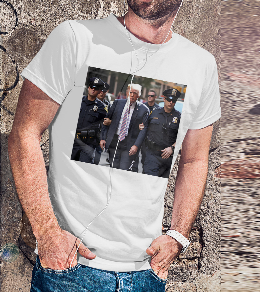 Shithead Steve Donald Trump Arrested Walking Surrounded By Police Officers T-Shirt