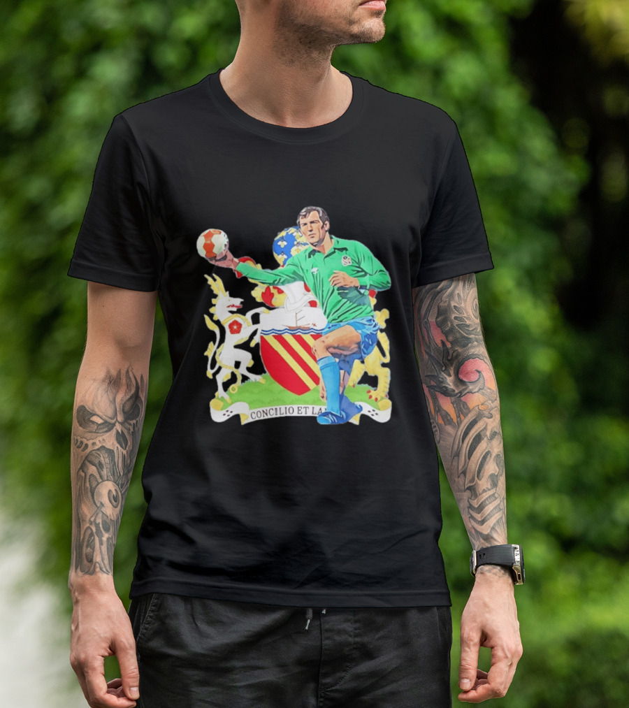 Joe Corrigan Manchester City Goalkeeper Concilio Et Labore Crest T-Shirt