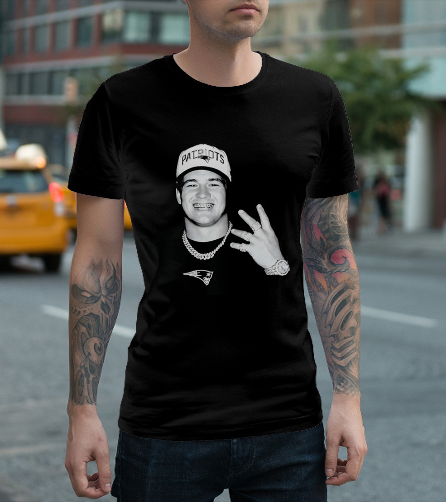 Drake Maye Patriots Cap Rings And Necklace T-Shirt