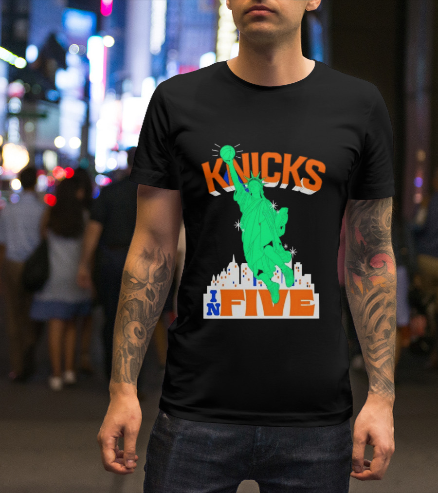 Knicks Statue Of Liberty Dunk In Five Basketball Cartoon Skyline T-Shirt