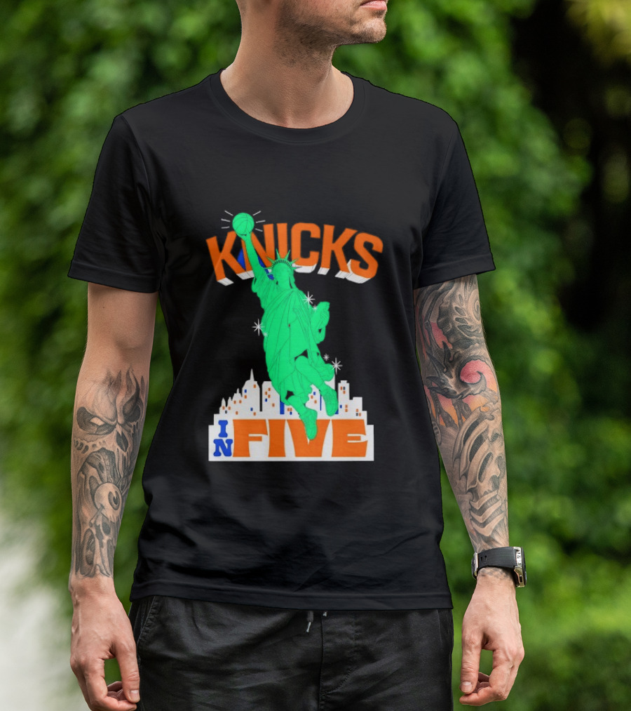 Knicks Statue Of Liberty Dunk In Five Basketball Cartoon Skyline T-Shirt