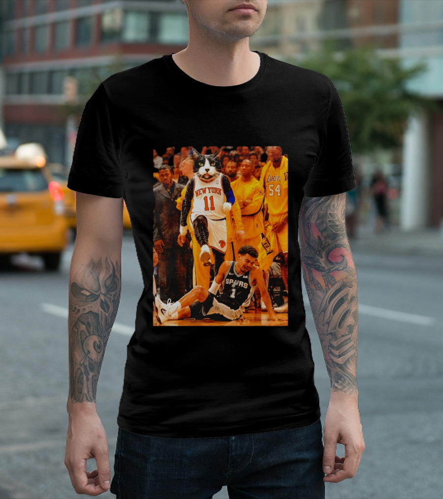 New York Knicks 11 Cat Dunks On Spurs Player Victor Wembanyama With Crowd And Lakers Players T-Shirt