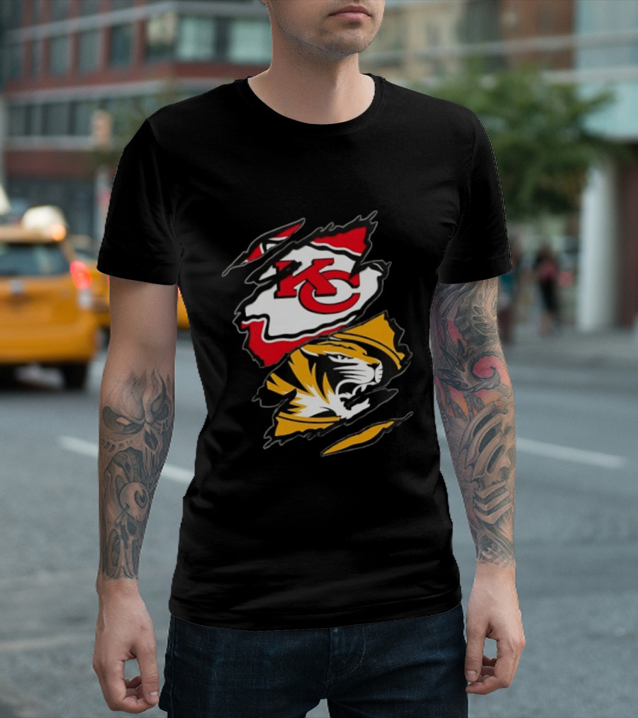 Kansas City Chiefs Missouri Tigers Two Teams One Heart Scratch Torn Sports T-Shirt