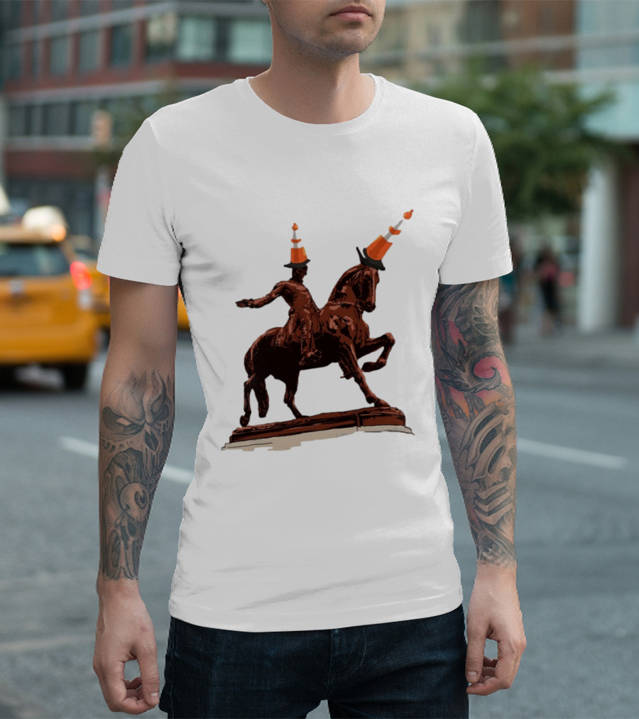 Duke Of Wellington Statue Cone Hat Glasgow Scottish T-Shirt