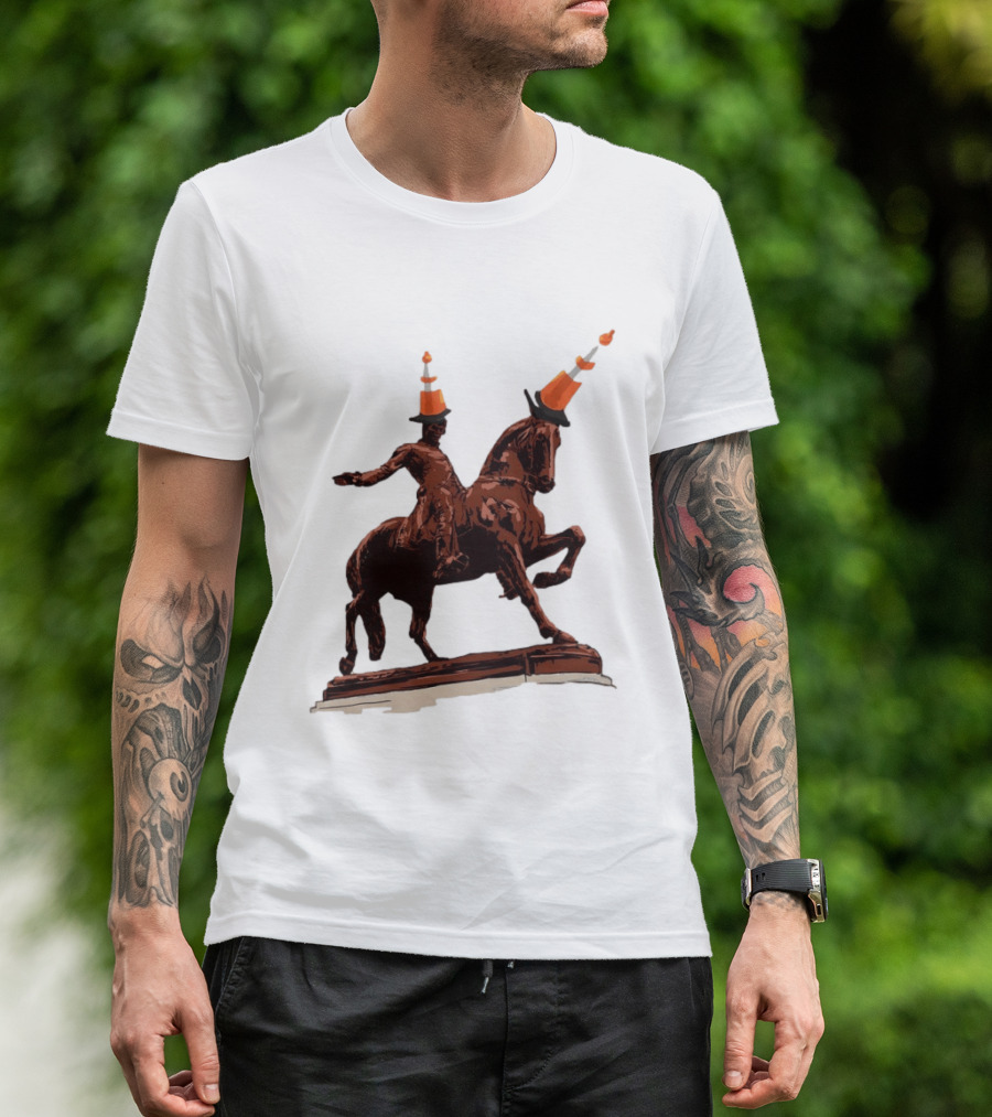 Duke Of Wellington Statue Cone Hat Glasgow Scottish T-Shirt