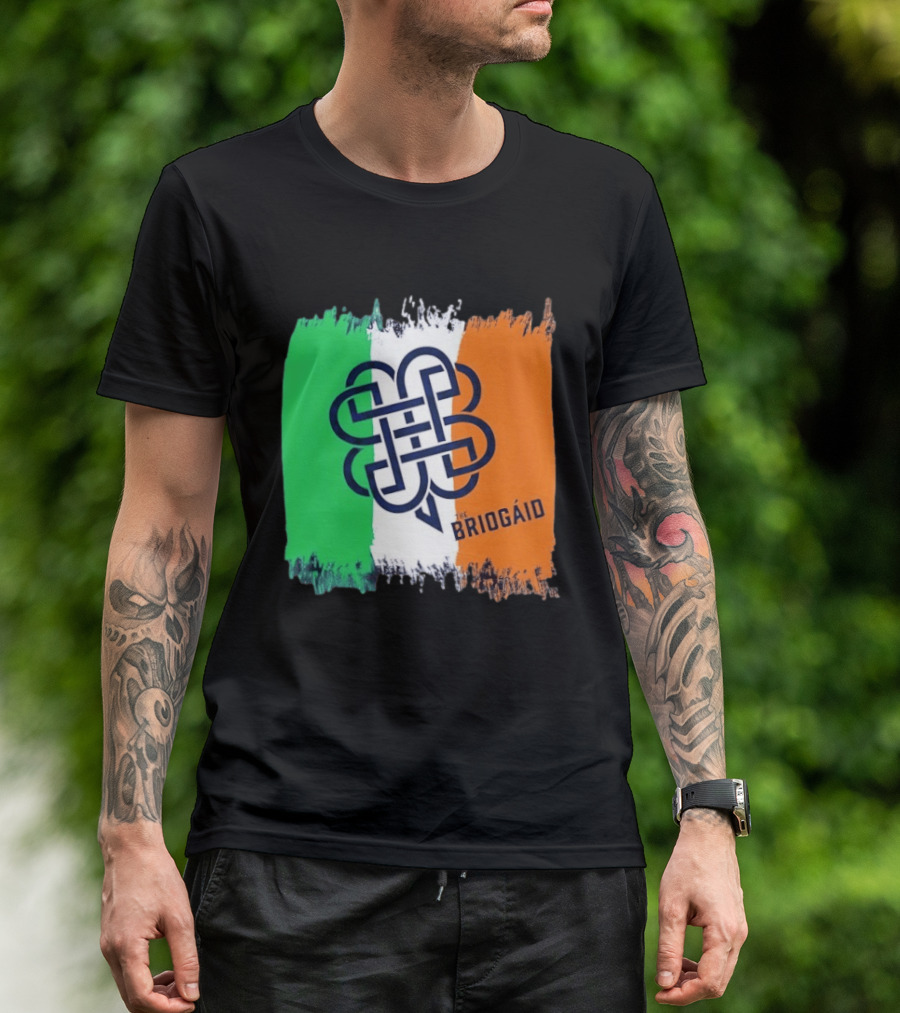 The Briogáid Celtic Knot Irish Flag T-Shirt