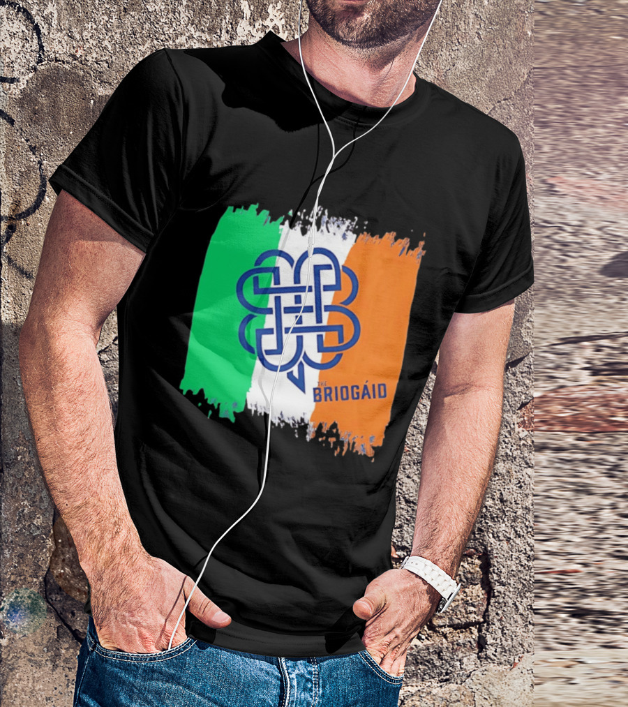 The Briogaid Irish Flag Celtic Knot Clover Ireland Shamrock T-Shirt