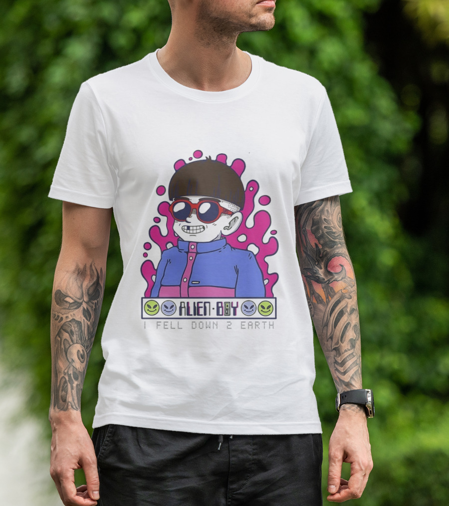 Alien Boy I Fell Down 2 Earth Cool Kid Retro Pink Smiley Vibes T-Shirt
