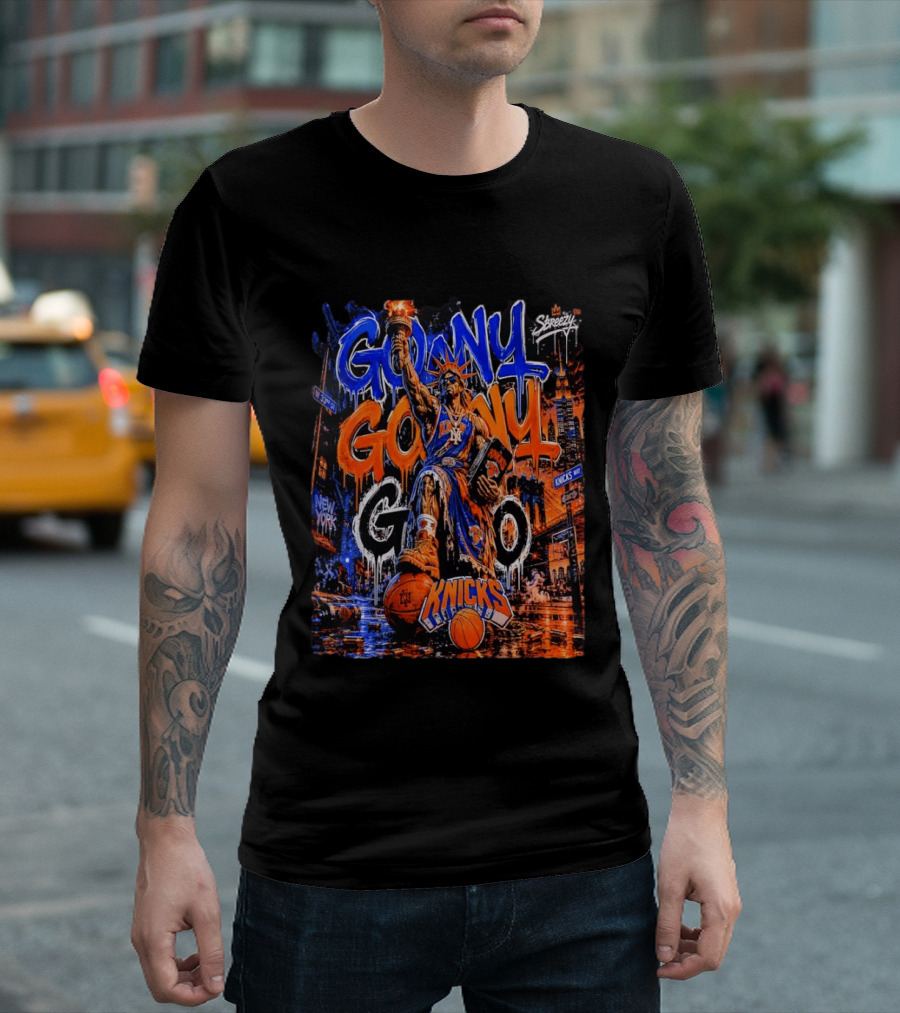 GO NY GO NY GO Knicks Basketball Statue Street T-Shirt