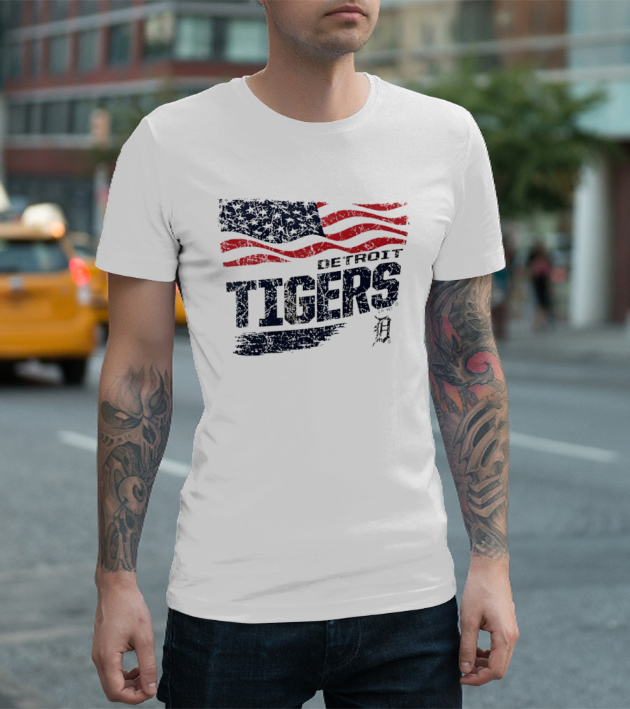 Detroit Tigers Waving American Flag 4th Of July Celebration T-Shirt