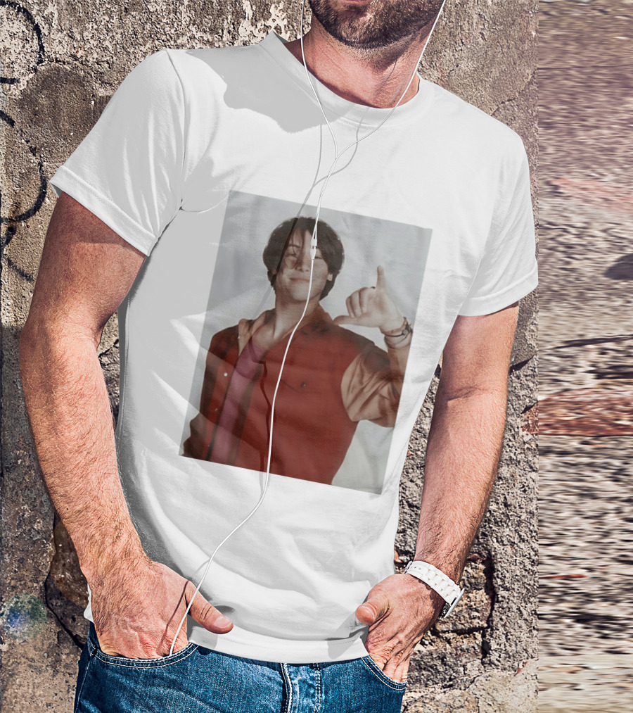 Keanu Reeves Hang Loose 90s Vintage Style Nostalgia Iconic Gesture T-Shirt