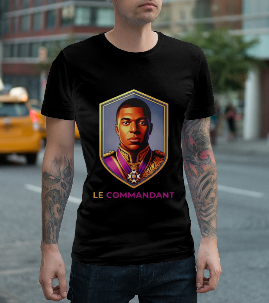 Kylian Mbappe Le Commandant Badge Paris Saint Germain T-Shirt