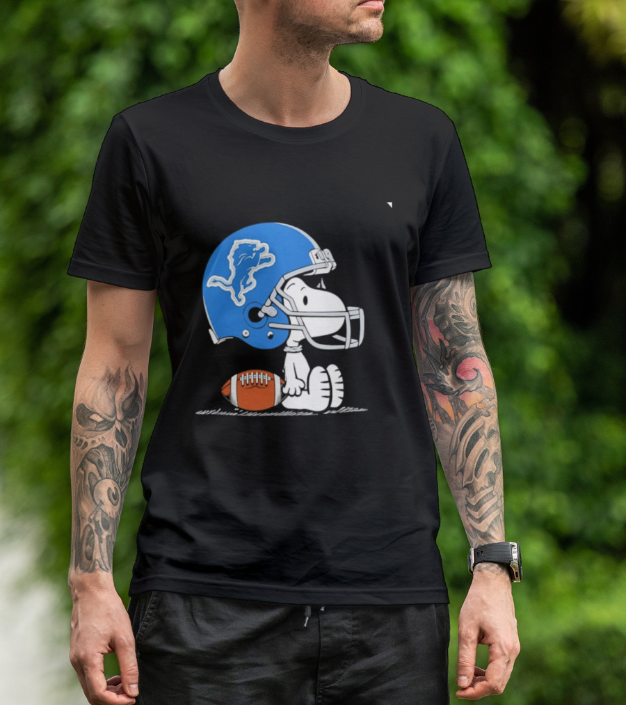 Snoopy Detroit Lions Football Helmet Collaboration NFL Peanuts T-Shirt
