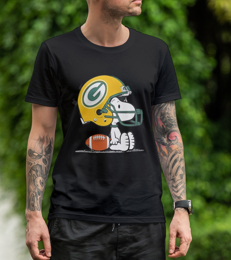 Snoopy Green Bay Packers Football Helmet Collaboration With Peanuts T-Shirt