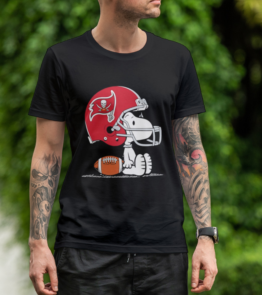 Snoopy Tampa Bay Buccaneers Football Helmet Peanuts Crossover NFL Collaboration T-Shirt