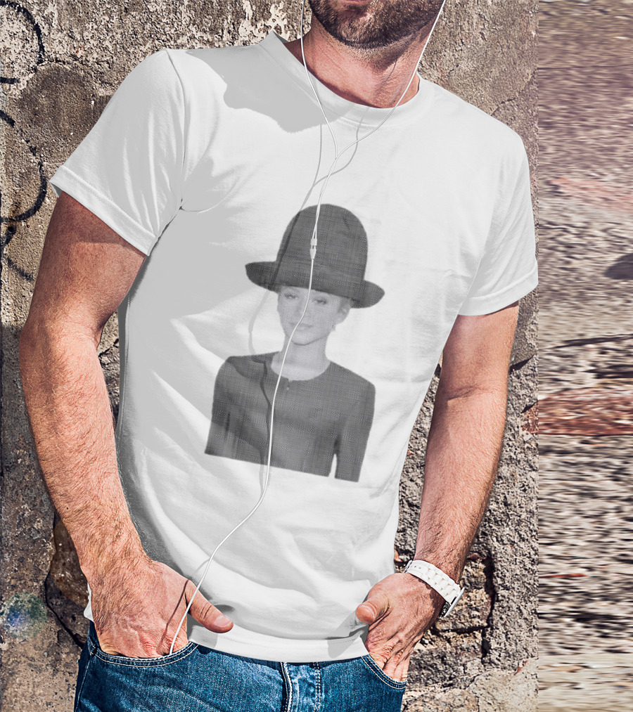 Zendaya Halftone Minimalist Style Fashion Influence T-Shirt