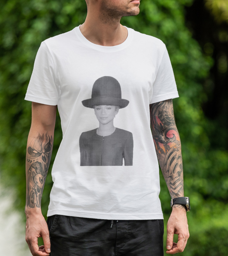 Zendaya Halftone Minimalist Style Fashion Influence T-Shirt