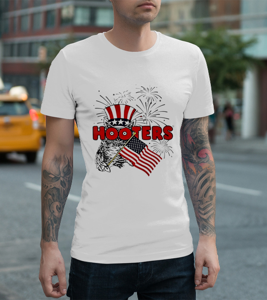 Hooters Uncle Sam Owl USA Flag Fireworks Celebration T-Shirt