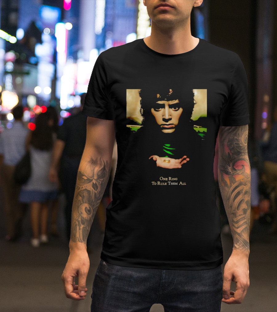 Elijah Wood One Ring To Rule Them All Lord Of The Rings Face Hands Gold Band T-Shirt
