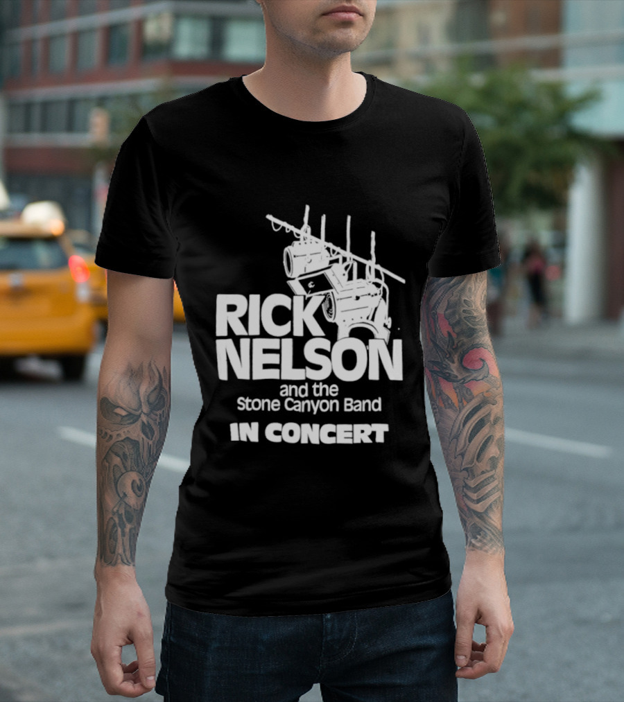 Rick Nelson And The Stone Canyon Band In Concert Trắng Trên Nền đen Dàn đèn Sân Khấu T-Shirt
