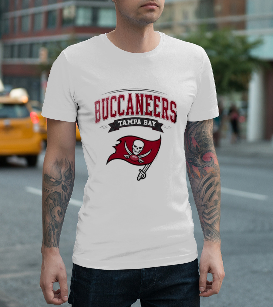 Tampa Bay Buccaneers Ghostface Running Football Pirate Flag T-Shirt