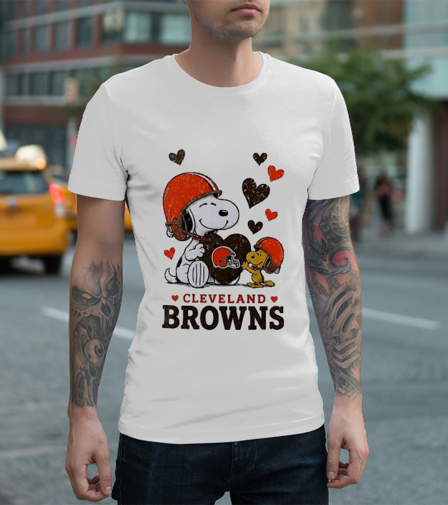 Cleveland Browns Peanuts Snoopy Woodstock Heart Helmets Love T-Shirt