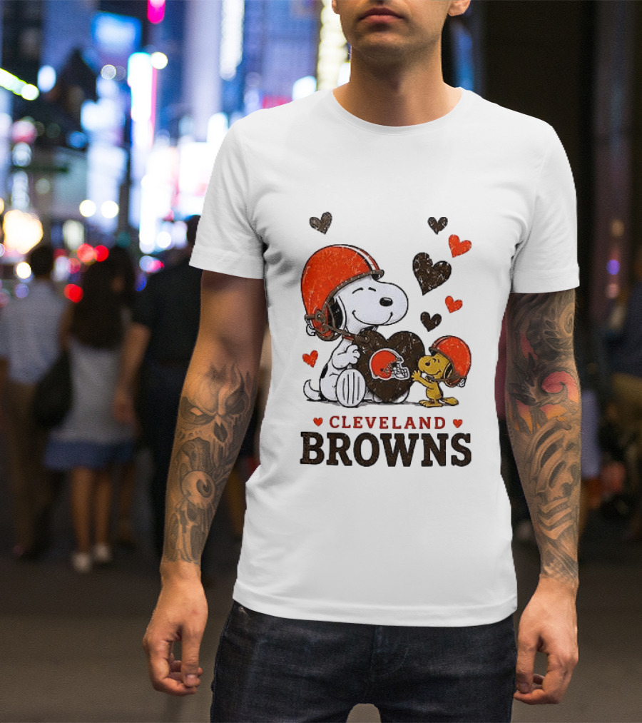 Cleveland Browns Peanuts Snoopy Woodstock Heart Helmets Love T-Shirt
