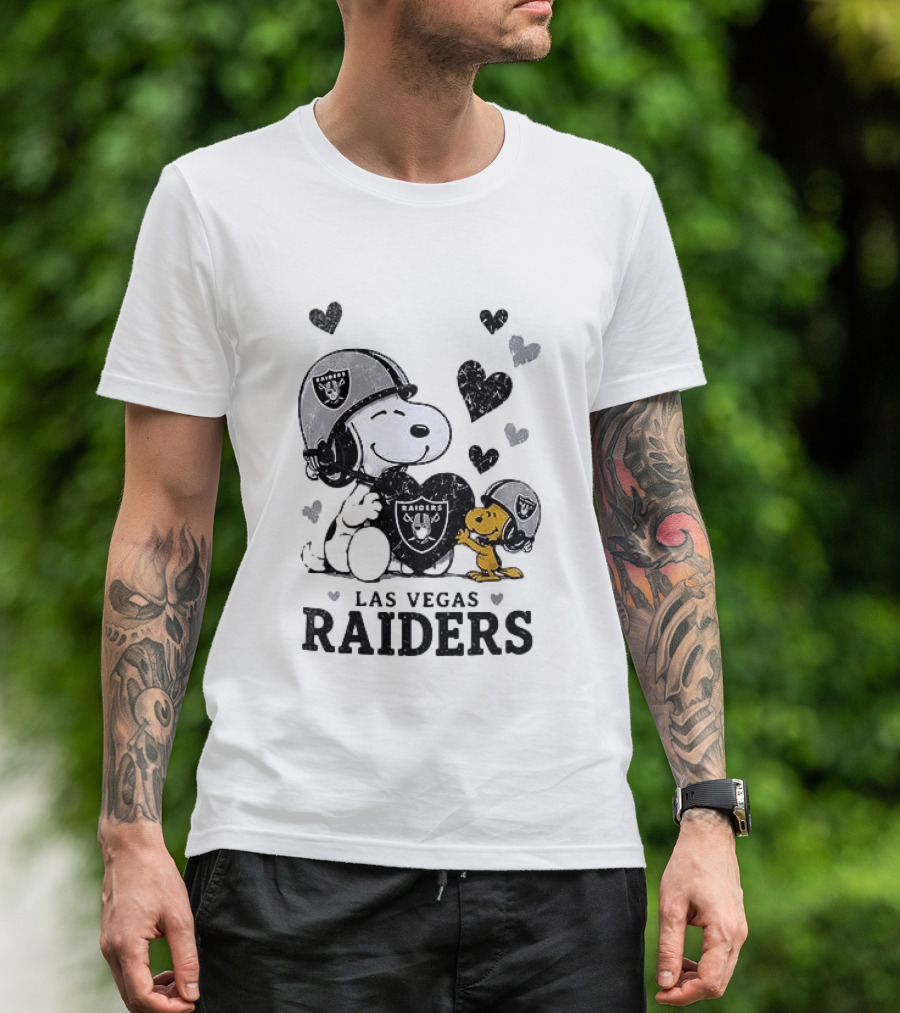 Las Vegas Raiders Peanuts Snoopy Woodstock Love And Laughter Hearts T-Shirt