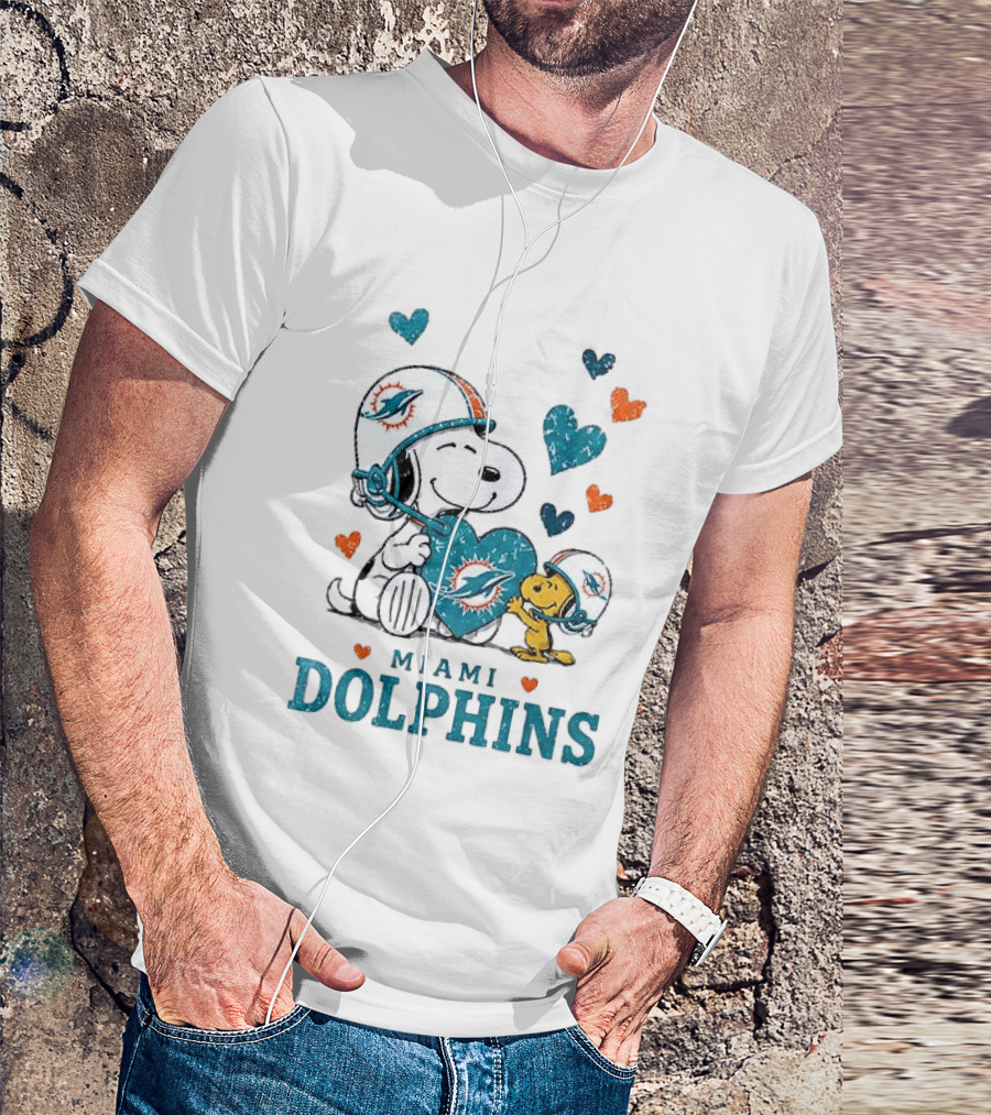 Miami Dolphins Peanuts Snoopy Love Laughter Hearts Helmet Charlie Brown T-Shirt