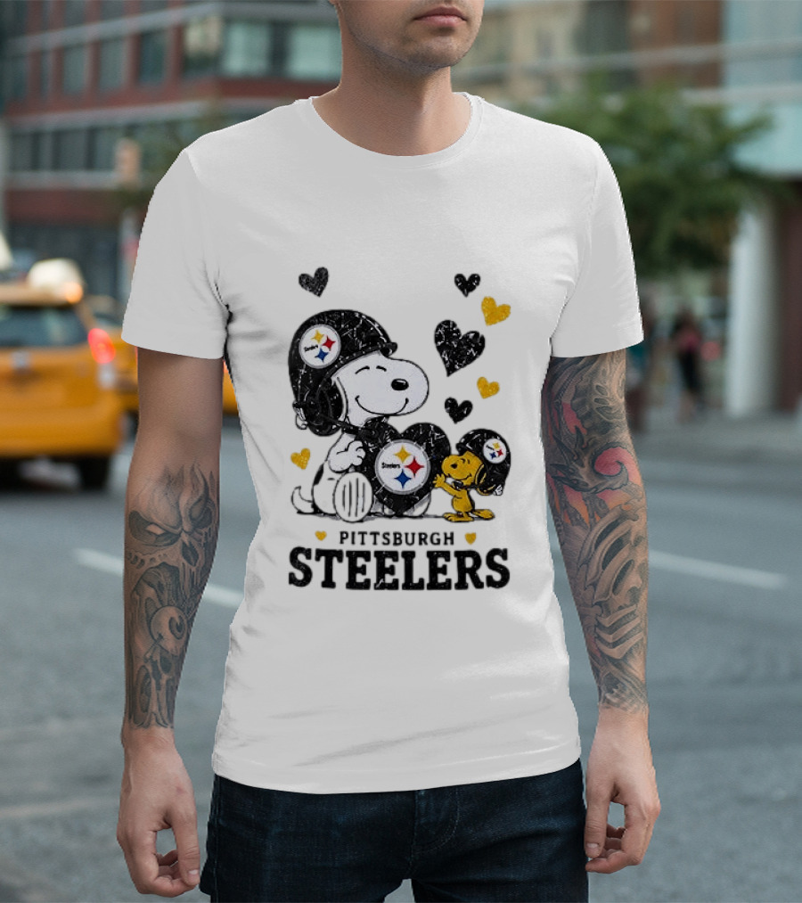 Pittsburgh Steelers Peanuts Snoopy Woodstock Hearts NFL Fan T-Shirt