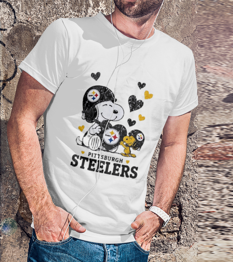 Pittsburgh Steelers Peanuts Snoopy Woodstock Hearts NFL Fan T-Shirt