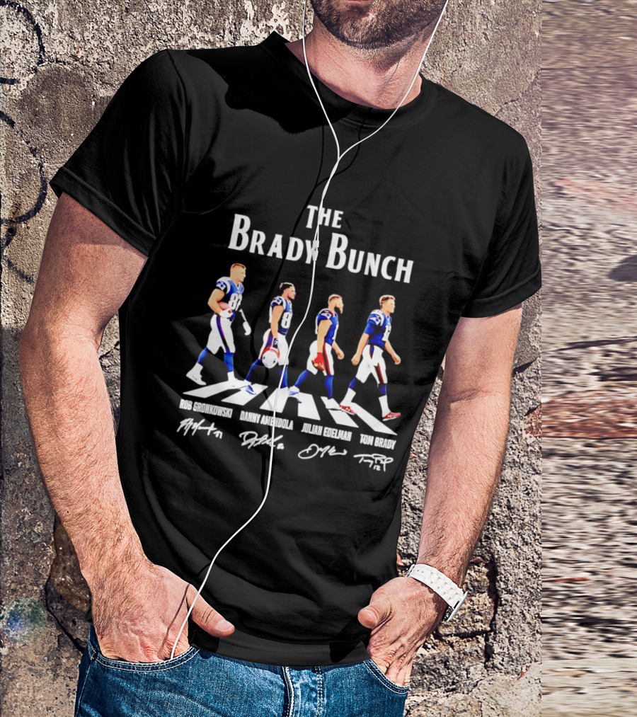 The Brady Bunch Rob Gronkowski Danny Amendola Julian Edelman Tom Brady New England Patriots Players Crossing T-Shirt